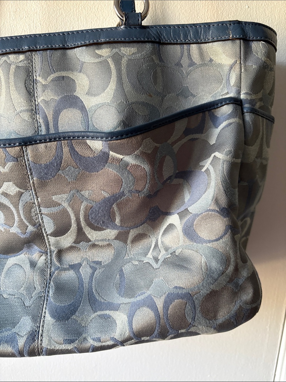 Authentic Coach Signature Canvas Tote in Navy and Gray - Picture 9 of 11